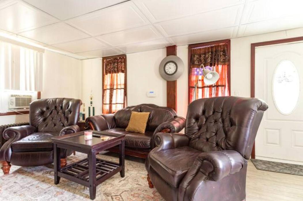 Cozzy Room With Private Entrance And Drive Way นิวยอร์ก ภายนอก รูปภาพ